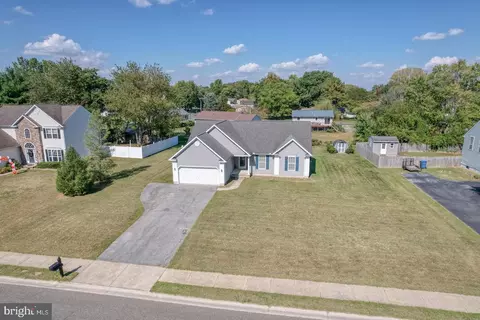 350 W Darby Cir, Dover, DE 19904 photo 2