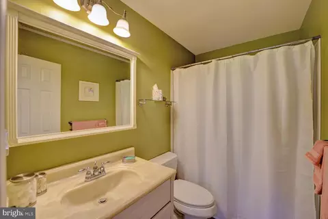 Bath - 8 Freedom Dr, Dover, DE 19904 photo 1 of 2