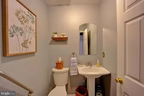 Entry Way - 8 Freedom Dr, Dover, DE 19904 photo 4 of 6