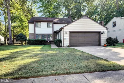 8 Freedom Dr, Dover, DE 19904