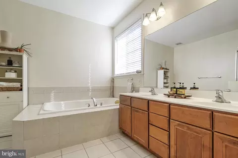 Bath - 173 Quails Nest Dr, Dover, DE 19904 photo 1 of 2