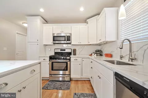 Kitchen - 68 Harcourt Dr, Dover, DE 19901 photo 3 of 4