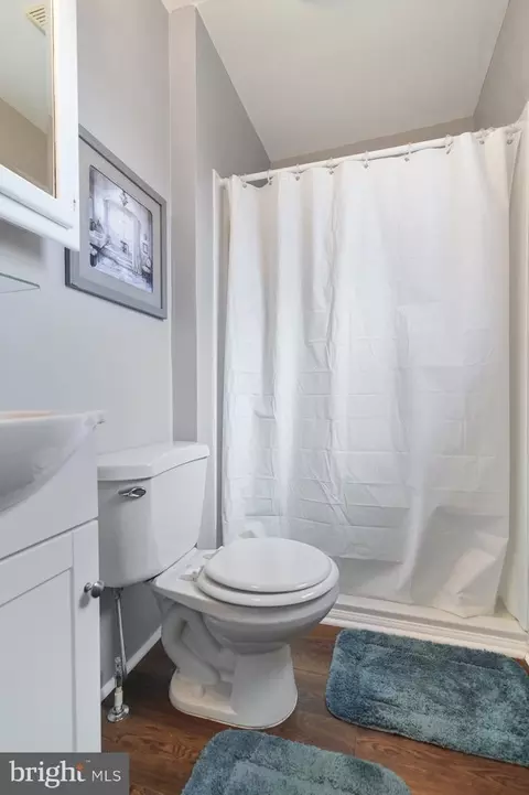 Bath - 53 Delshire Dr, Dover, DE 19901 photo 1 of 2