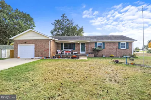 Exterior - 53 Delshire Dr, Dover, DE 19901 photo 1 of 2