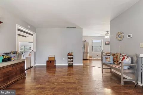 Entry Way - 53 Delshire Dr, Dover, DE 19901 photo 1 of 8