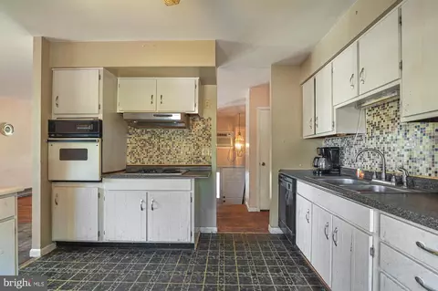 Kitchen - 2011 Fords Corner Rd, Hartly, DE 19953 photo 1 of 3