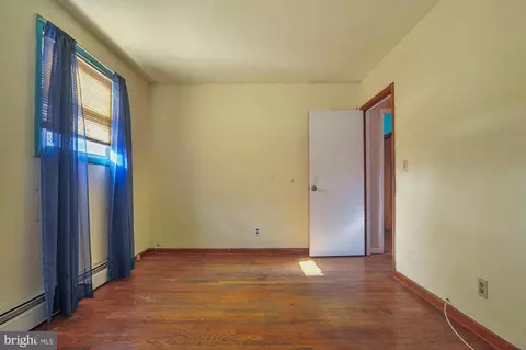 Bedroom - 2011 Fords Corner Rd, Hartly, DE 19953 photo 3 of 4