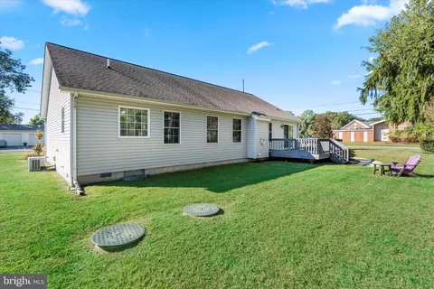 130 Maple St, Houston, DE 19954 photo 2