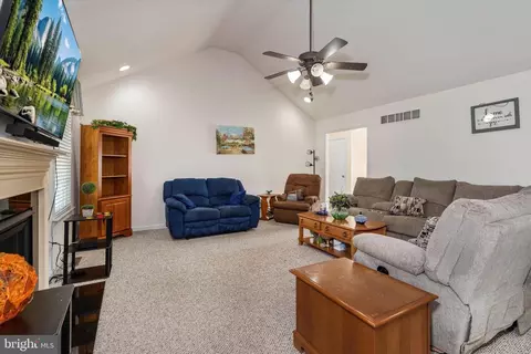 130 Maple St, Houston, DE 19954 photo 8