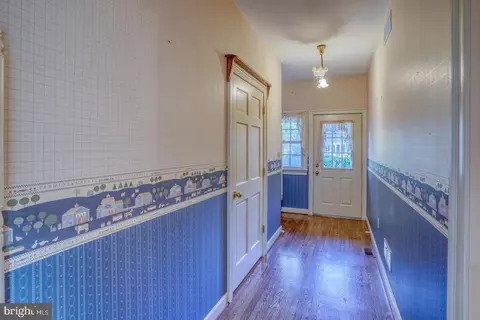 Entry Way - 122 Pine Valley Rd, Dover, DE 19904 photo 6 of 8