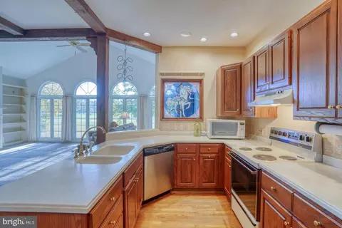 Kitchen - 122 Pine Valley Rd, Dover, DE 19904 photo 5 of 6