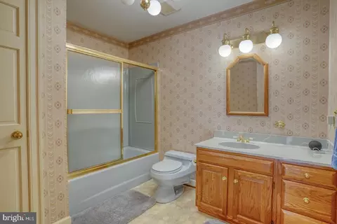 Bath - 122 Pine Valley Rd, Dover, DE 19904 photo 3 of 4