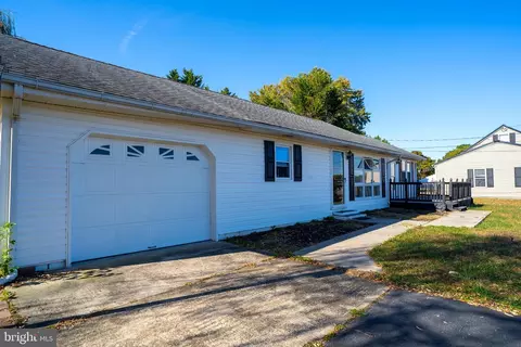 6117 Carpenter Bridge Rd, Felton, DE 19943