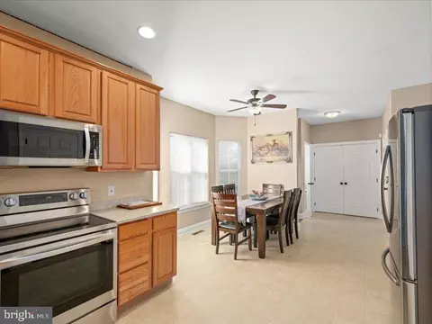 Entry Way - 128 W Sheldrake Cir, Dover, DE 19904 photo 2 of 4