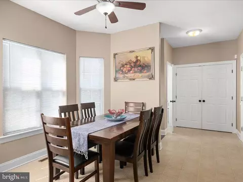 Entry Way - 128 W Sheldrake Cir, Dover, DE 19904 photo 3 of 4
