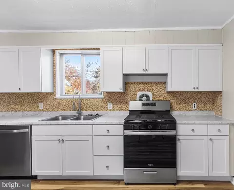 Kitchen - 555 Crawford Ave, Dover, DE 19901 photo 1 of 3