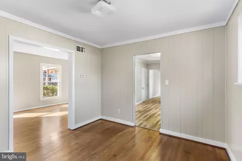 Entry Way - 555 Crawford Ave, Dover, DE 19901 photo 1 of 2