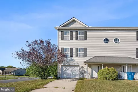 166 Downey Oak Cir, Wyoming, DE 19934