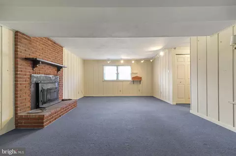 Living - 90 Katherine Dr, Dover, DE 19901 photo 9 of 9