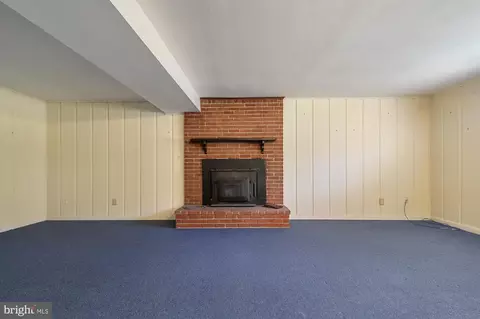 Living - 90 Katherine Dr, Dover, DE 19901 photo 7 of 9