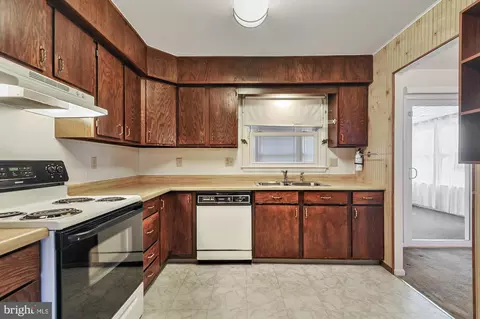 Kitchen - 90 Katherine Dr, Dover, DE 19901 photo 1 of 2