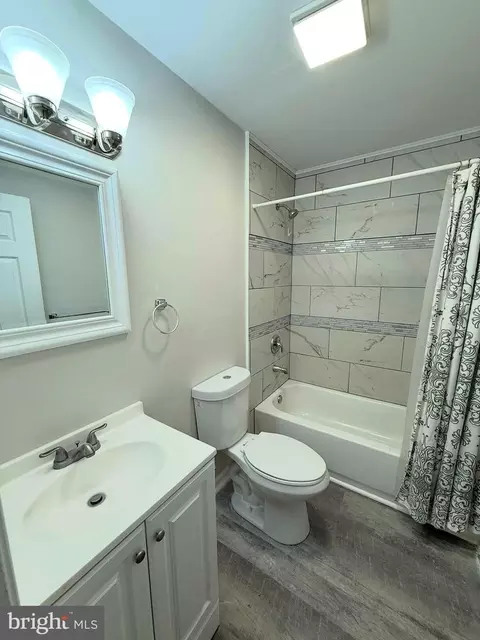 Bath - 448 E Commerce St, Smyrna, DE 19977 photo 2 of 2
