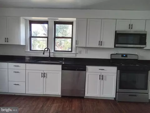 Kitchen - 31 N New St, Dover, DE 19904 photo 1 of 2