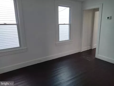 Living - 31 N New St, Dover, DE 19904 photo 1 of 2