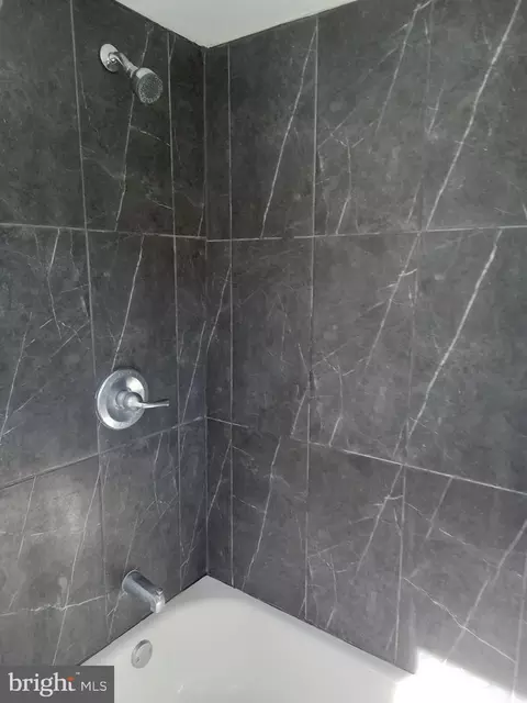 Bath - 31 N New St, Dover, DE 19904 photo 1 of 1