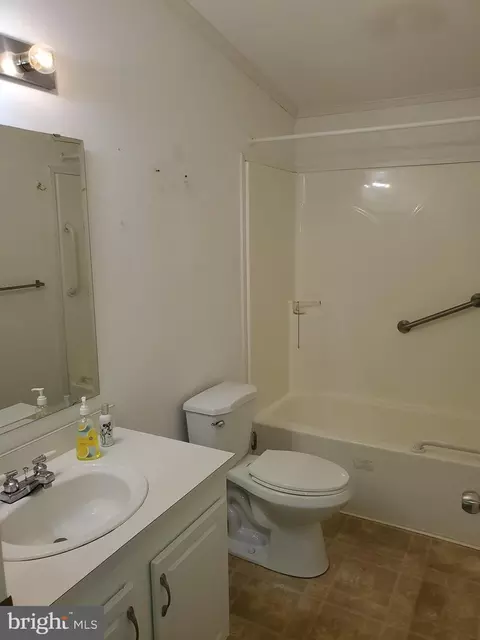 Bath - 547 Weaver Dr, Dover, DE 19901 photo 3 of 3