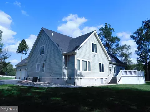 Exterior - 487 Brookfield Dr, Dover, DE 19901 photo 3 of 4