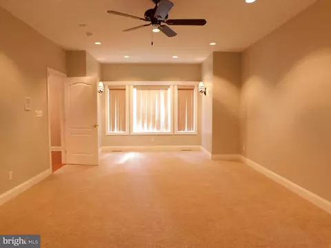 Living - 487 Brookfield Dr, Dover, DE 19901 photo 11 of 11