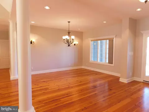 Living - 487 Brookfield Dr, Dover, DE 19901 photo 3 of 11