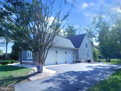 Exterior - 487 Brookfield Dr, Dover, DE 19901 photo 4 of 4