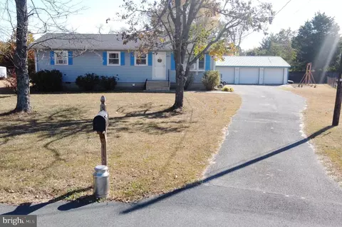 172 Green Briar Rd, Hartly, DE 19953