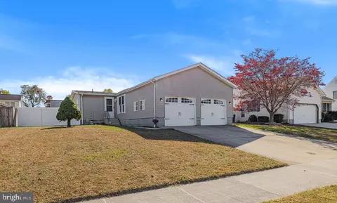 1422 S Hancock Ave, Dover, DE 19901