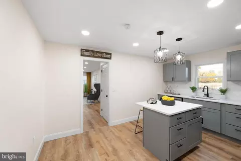 Entry Way - 1044 Artis Dr, Dover, DE 19904 photo 1 of 1