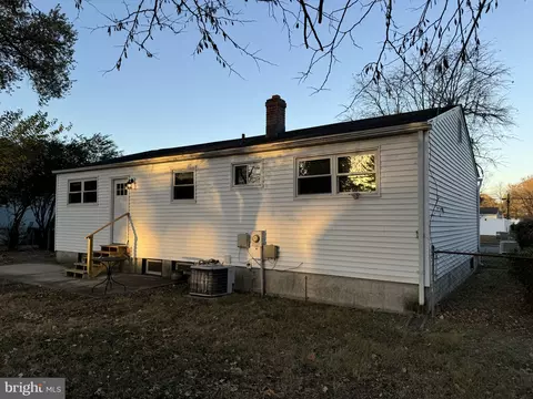 310 Eisenhower Dr, Dover, DE 19901 photo 4