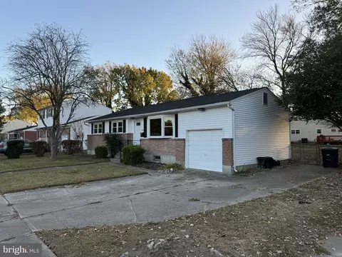 310 Eisenhower Dr, Dover, DE 19901 photo 2