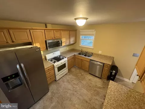 310 Eisenhower Dr, Dover, DE 19901 photo 12