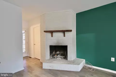 Living - 223 Oakmont Dr, Dover, DE 19904 photo 3 of 4