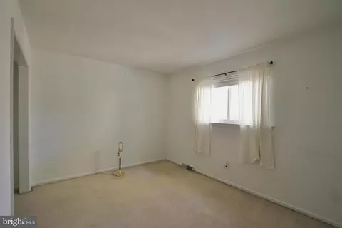 Bedroom - 223 Oakmont Dr, Dover, DE 19904 photo 2 of 3