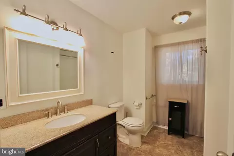 Bath - 223 Oakmont Dr, Dover, DE 19904 photo 3 of 3