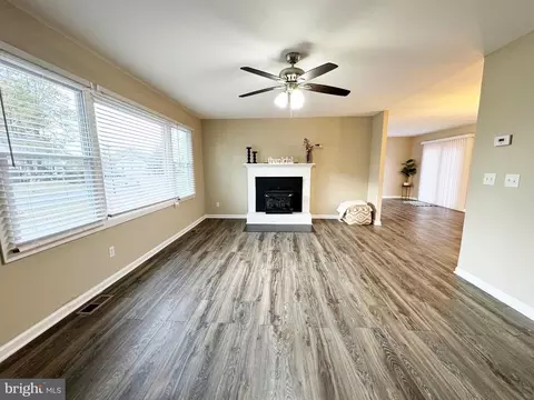 Living - 67 Ann Ave, Dover, DE 19904 photo 5 of 13