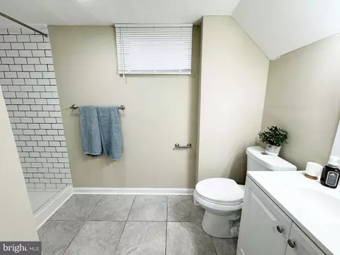 Bath - 67 Ann Ave, Dover, DE 19904 photo 6 of 7
