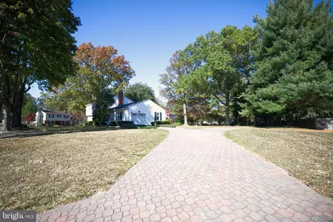 Exterior - 65 W Fairfield Dr, Dover, DE 19901 photo 3 of 9