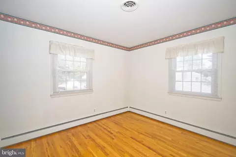 Bedroom - 65 W Fairfield Dr, Dover, DE 19901 photo 6 of 8