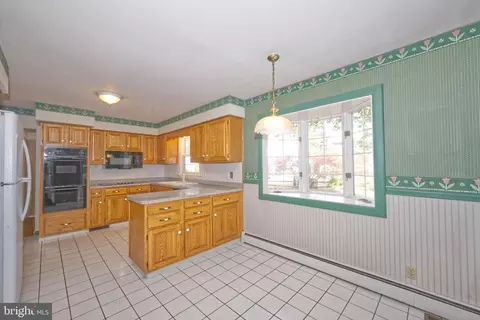 Kitchen - 65 W Fairfield Dr, Dover, DE 19901 photo 4 of 4