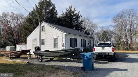 32 34 Mechanic St, Wyoming, DE 19934