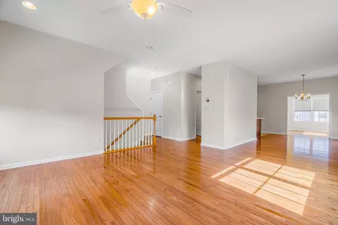 Living - 157 Lexington Pl, Dover, DE 19901 photo 3 of 5